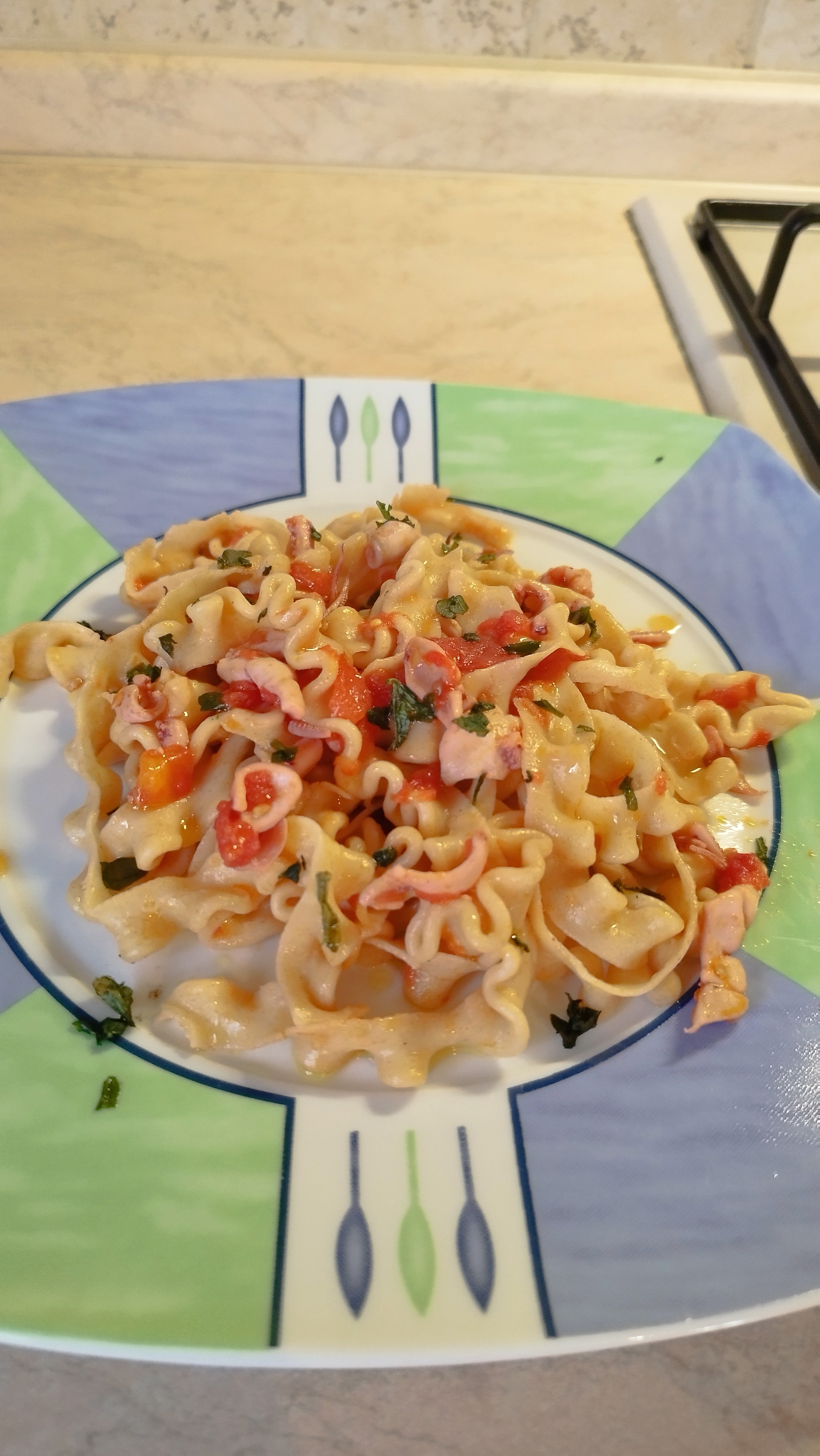 Huevos Capricci con Tomates Cherry y Calamares Huevos Capricci con Tomates Cherry y Calamares